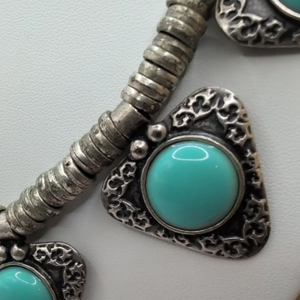 Silver and Blue Necklace with Teardrop Pendants and Vintage Design